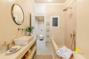 Hair dryer, towels - The Quintessential Getaway with Eclectic Bathroom! (Athina)