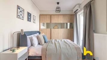 3 bedrooms, iron/ironing board, WiFi (free), bed sheets