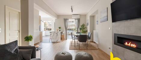 Télévision, cheminée