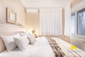 3 bedrooms, iron/ironing board, free WiFi, bed sheets - Grand Family APT with Courtyard near Acropolis! (Athina)