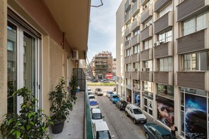 Exterior - Stylish, 3-brdm Family Apartment near Acropolis! (Athina)