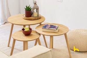 Dining - Quiet, Minimalist Base w/ Balcony near Metro (Athina)