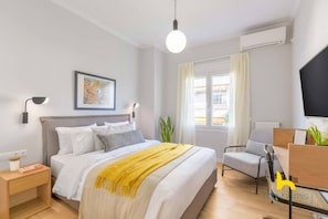 2 bedrooms, in-room safe, iron/ironing board, WiFi (free) - Sun-Splashed 2-BDR Corner APT with Hillside views! (Athina)