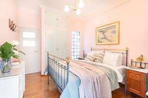 1 chambre, fer et planche à repasser, Wi-Fi gratuit, draps fournis
