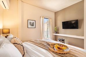 2 bedrooms, iron/ironing board, free WiFi, bed sheets - Acropolis View, Minimal-Safari Vibe, Big Balcony! (Athina)
