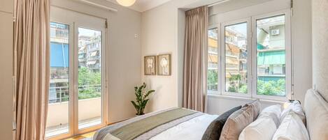 办公桌、熨斗/熨衣板、WiFi、床单