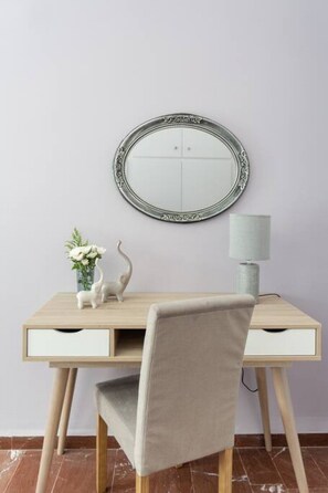 Interior - Explore History from a Chic Central Apartment (Athina)
