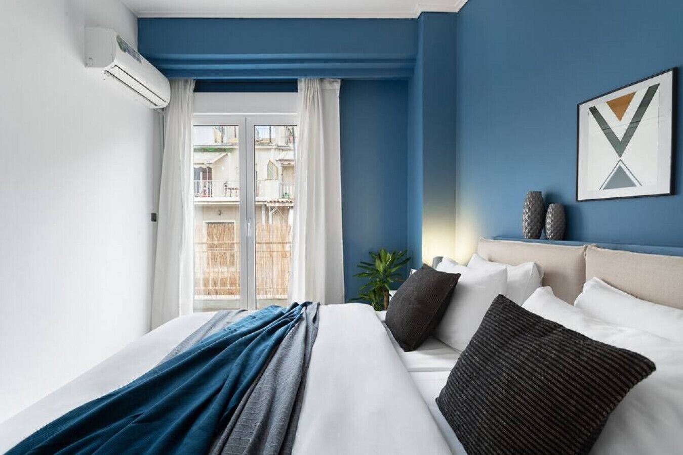 Escrivaninha, ferros/tábuas de passar roupa, Wi-Fi, roupa de cama