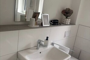 Shower, hair dryer, towels, toilet paper - Püttquartier 3 (Ibbenbüren)