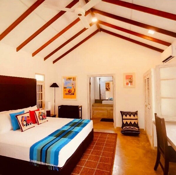 Luxury Double or Twin Room, Patio, Lake View - Governors Camp Udawalawe (Udawalawe)