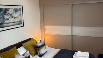 Silitysrauta/-lauta, internet, vuodevaatteet