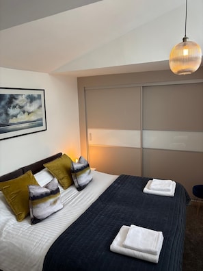 Silitysrauta/-lauta, internet, vuodevaatteet