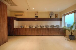 Petit déjeuner préparé sur commande (500 INR par personne)