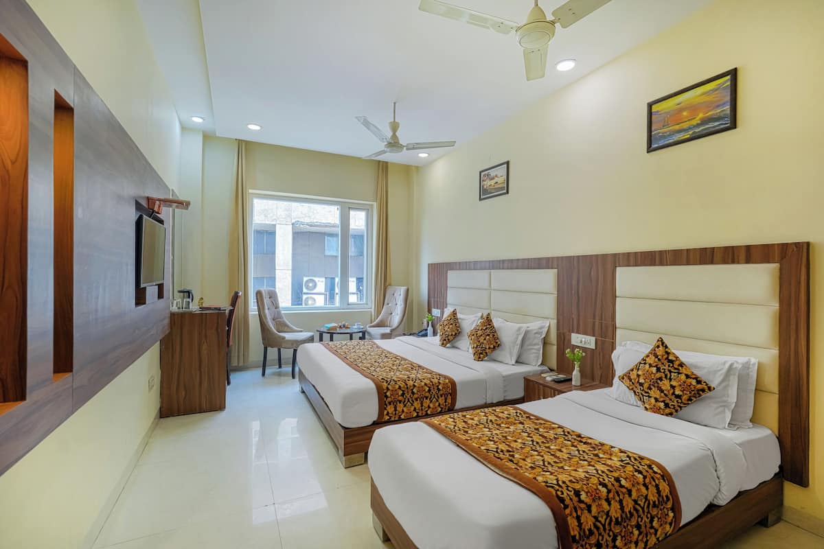 Premium Room, City View | In-room safe, desk, blackout drapes, free WiFi