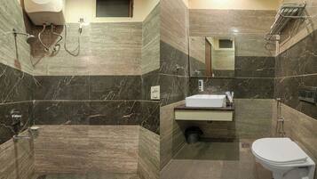 Deluxe Room | Bathroom