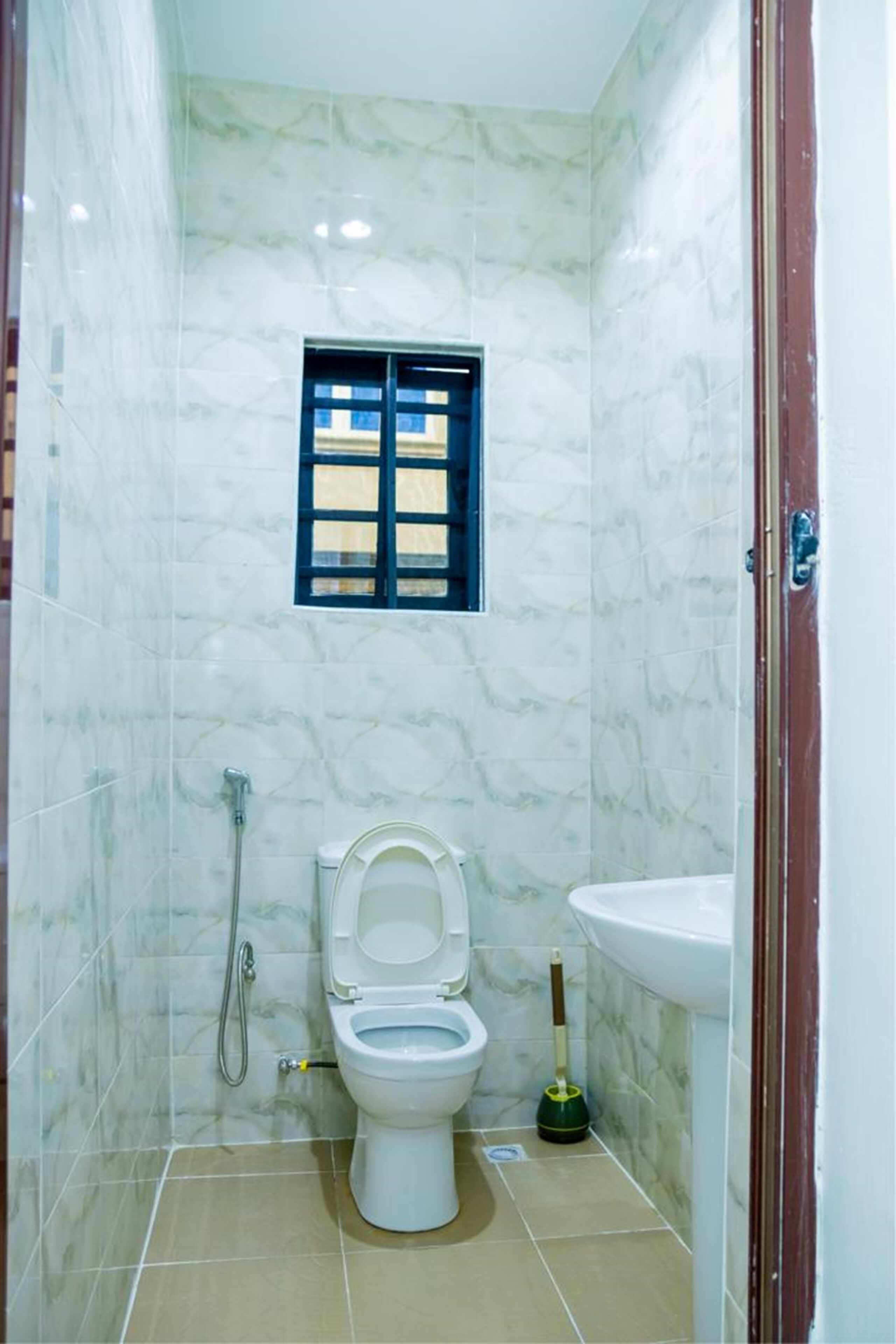 Luxury Apartment | Bathroom