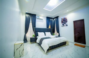 Luxury Apartment | Free WiFi - Evanluck Luxury Homes (Lagos)