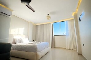 WiFi - Modern Deluxe Studio by the Pyramids – Comfort & Style in Giza (Giza Governorate)