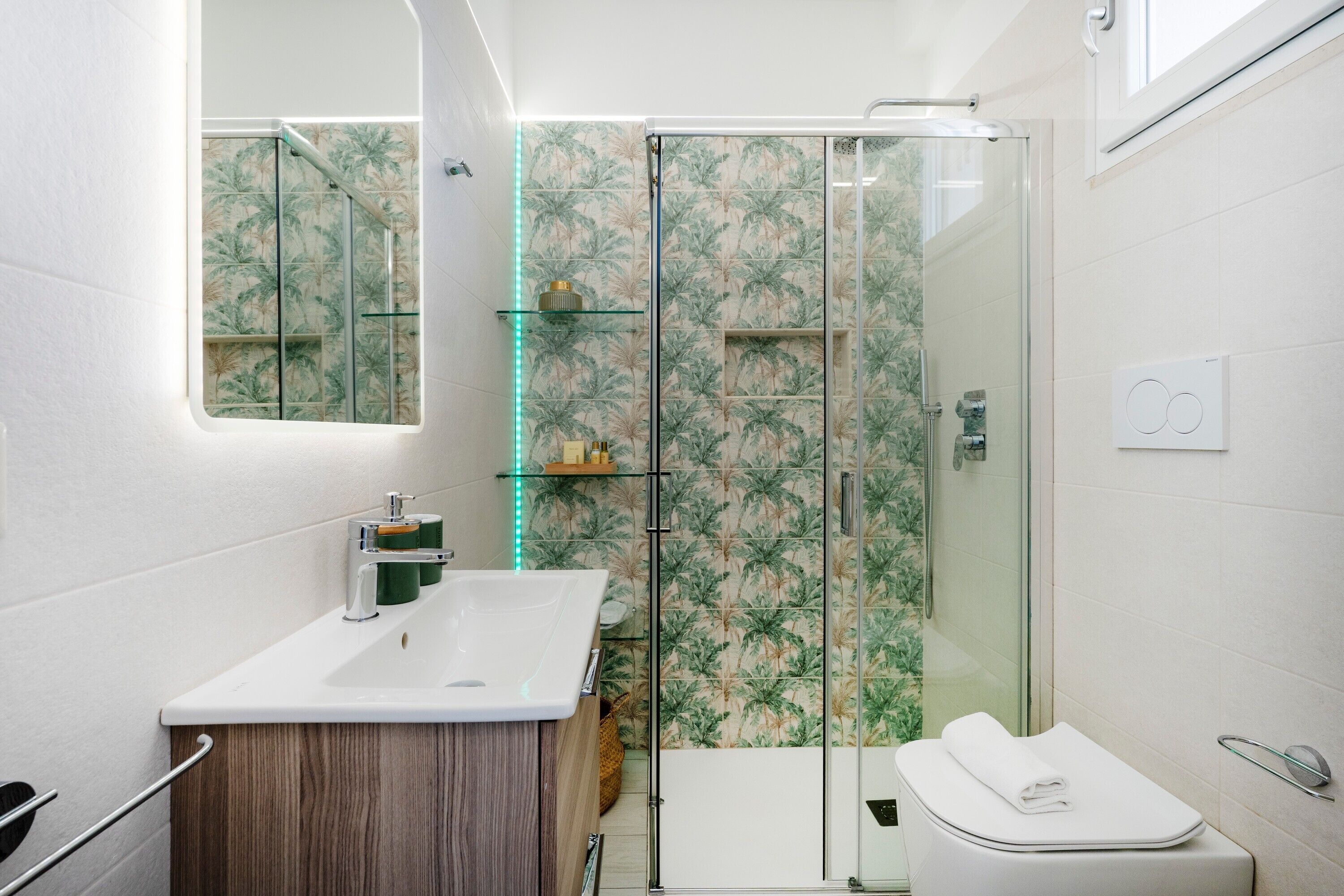 Suihku, hiustenkuivaaja