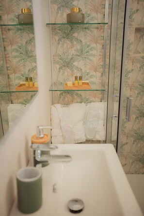 Doccia, asciugacapelli