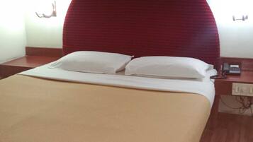Deluxe Double or Twin Room, City View | Desk, free WiFi