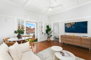 Smart TV - MANLY - CLIF2 - Cliff Street - Manly beachside escape (Manly)
