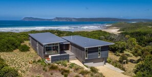 Exterior - Cloudy Bay Beach House - All about luxury & views! (South Bruny)