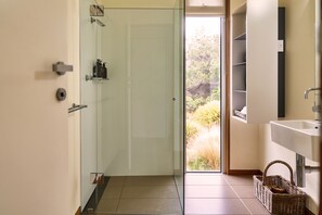 Bathroom - Cloudy Bay Beach House - All about luxury & views! (South Bruny)