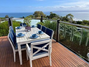 Outdoor dining - Aperture, Stunning Views Frame Your Escape (Coles Bay)