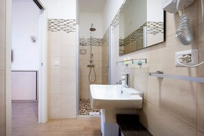 Een douche, een haardroger