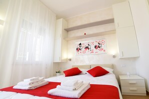 Room - Room 5 with Shared Garden (Torre Canne)