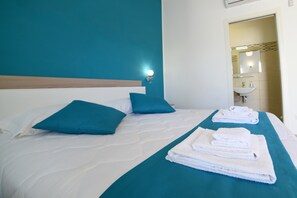 Room - Room 6 with Shared Garden (Torre Canne)