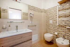 Een douche, een haardroger