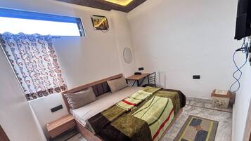 Bureau, espace de travail pour ordinateur portable, Wi-Fi gratuit