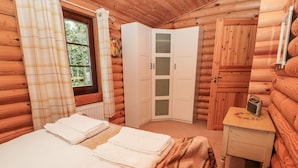 Room - Little Bears Hideaway @ 23 Lakeside (Morpeth)