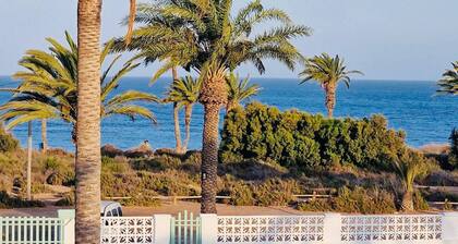 Luxurious 5 Bedroom Beachfront Villa in Roquetas de Mar