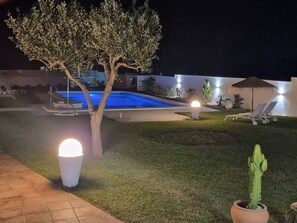 Villa, 4 chambres, accessible aux personnes à mobilité réduite, fumeur | Piscine | Piscine extérieure