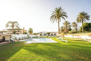 Villa, 4 habitaciones, con acceso para personas discapacitadas, para fumadores | Alberca | Alberca al aire libre 
