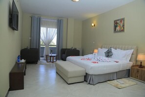 In-room safe, blackout curtains, iron/ironing board, free WiFi - Daisy Hotel (Addis Ababa)