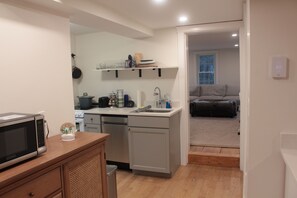 Mikrowelle, Ofen, Herdplatte, Geschirrspüler