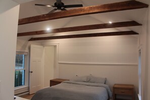 WiFi, bed sheets - 2BR/2BA in a Duplex; Private entry & free parking; Downtown Holliston (Holliston)