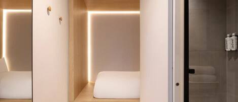 Free WiFi, bed sheets