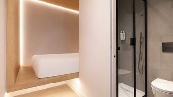 Cocoon 2, No Windows | Free WiFi, bed sheets