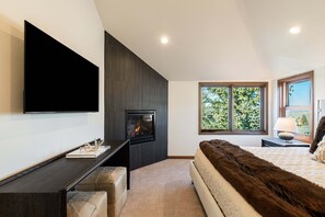 3 bedrooms, free WiFi, bed sheets - Slope Days & City Nights w/ Private Hot Tub (Park City)