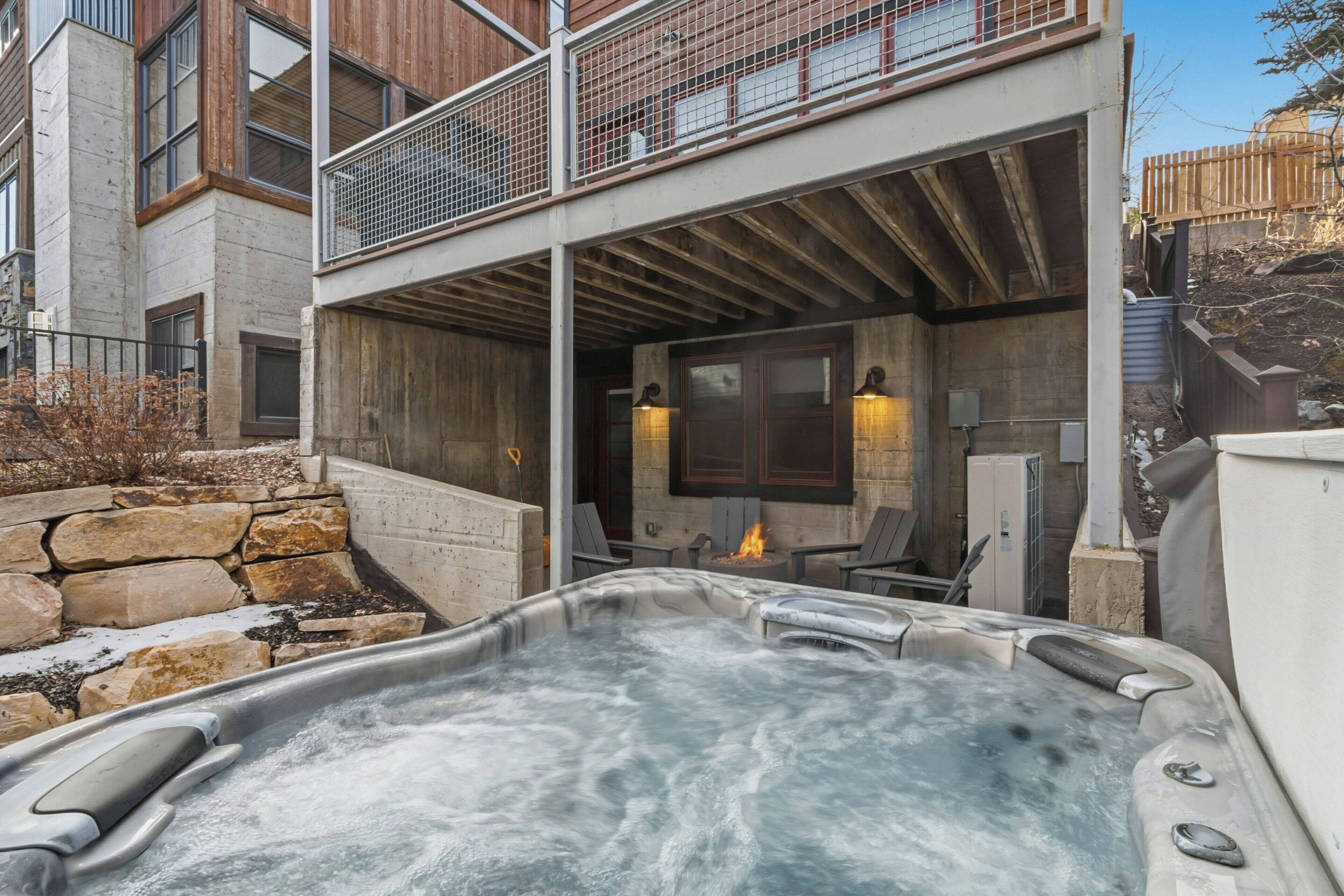 Outdoor spa tub
