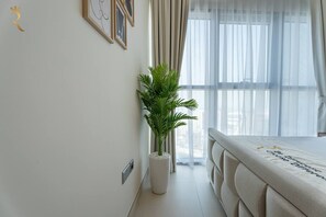 3 slaapkamers, een strijkplank/strijkijzer, wifi
