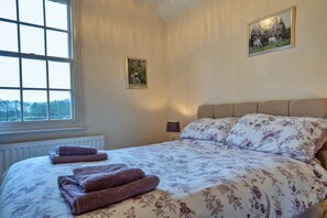 2 chambres, fer et planche à repasser, Wi-Fi gratuit, draps fournis