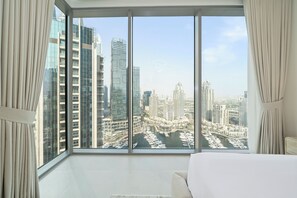 Room, Balcony, Sea View | Iron/ironing board, free WiFi - Luxury 1BR LIV Marina Modern Marina View (Dubai)
