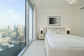 Iron/ironing board, free WiFi - Luxury 1BR LIV Marina Modern Marina View (Dubai)