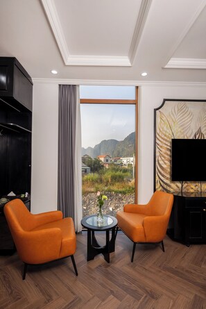 In-room safe, soundproofing, free WiFi, bed sheets - Pataco Tam Coc Hotel (Hoa Lu)